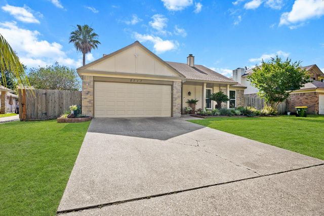  2717 Hot Springs Dr, Pearland, TX 77584