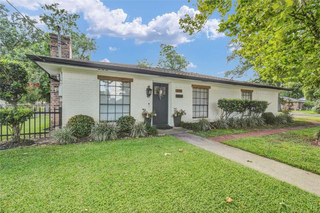 219 Shanks, Clute, TX, 77531