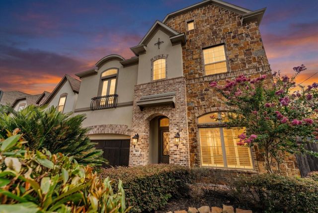  1622 E Rose Terrace Ln, Houston, TX 77055