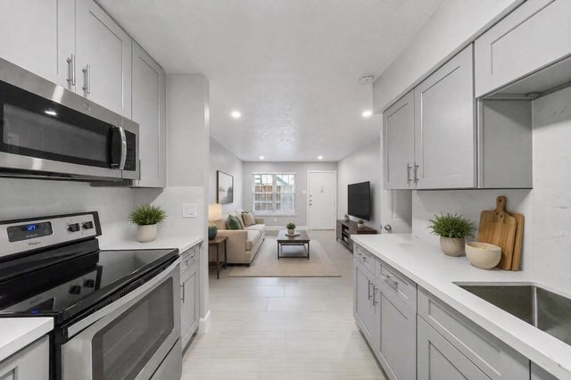 845 Augusta, Houston, TX, 77057