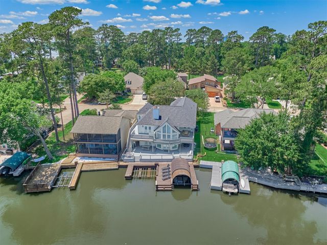  3142 Lazy Lake Ln, Montgomery, TX 77356