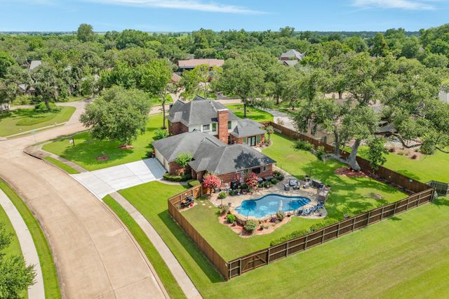 52 Chesswood, Lake Jackson, TX, 77566