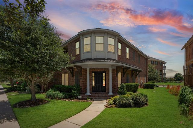  118 Stadium Dr, Sugar Land, TX 77498