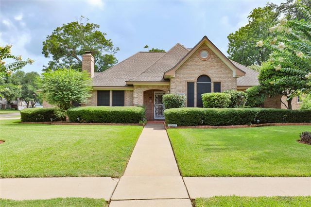 124 Zinnia, Lake Jackson, TX, 77566