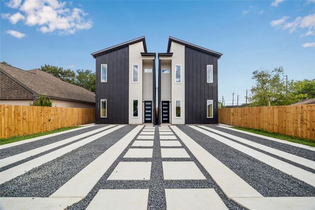  4413 Buck St A/B, Houston, TX 77020