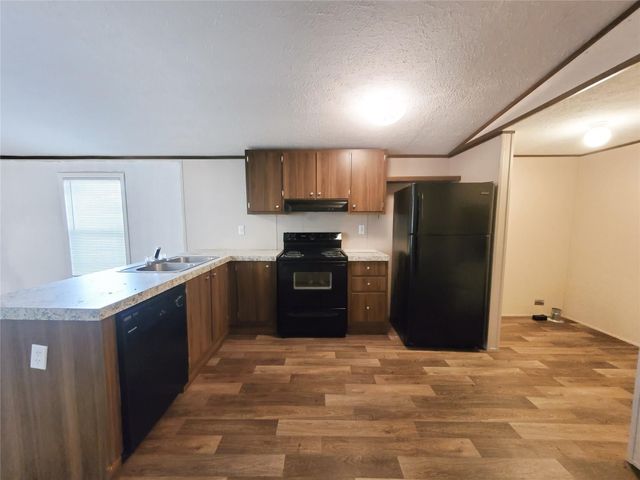 401 Woodson, Willis, TX, 77378