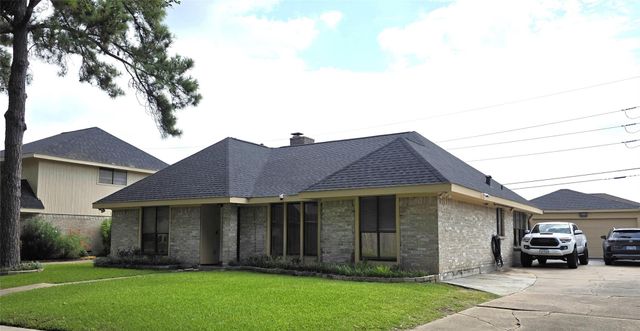  8827 Woodleigh Dr, Houston, TX 77083