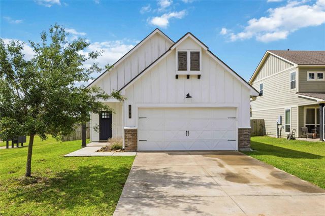 148 Austin, Angleton, TX, 77515