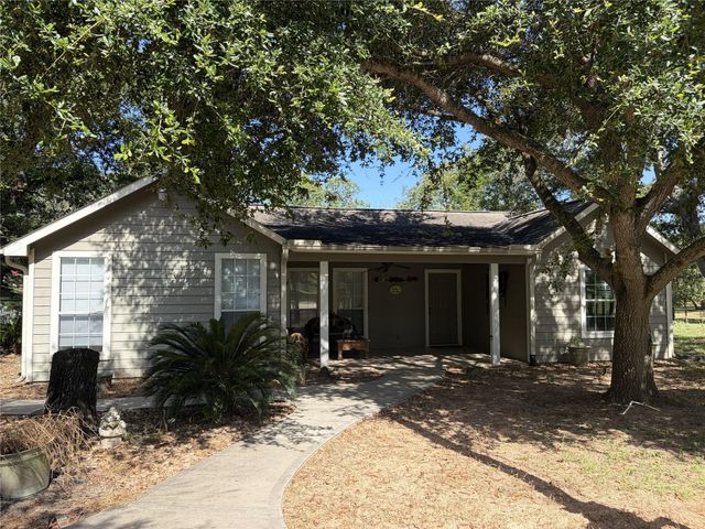 640 County Road 119, Hallettsville, TX, 77964