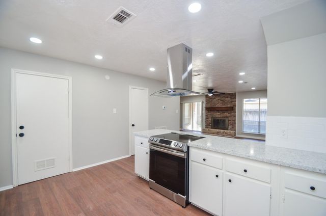 123 Cypress, Conroe, TX, 77301