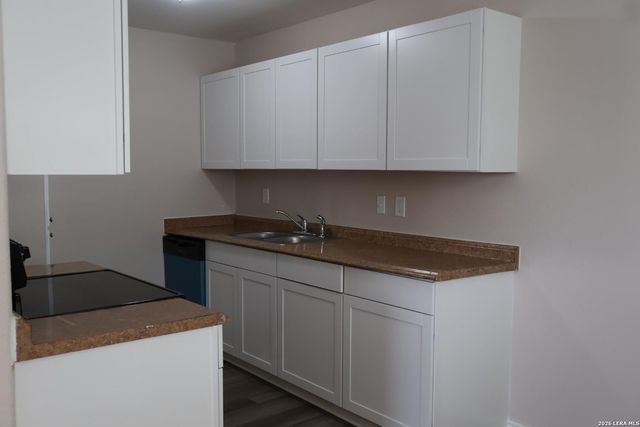 7110 GLEN TER