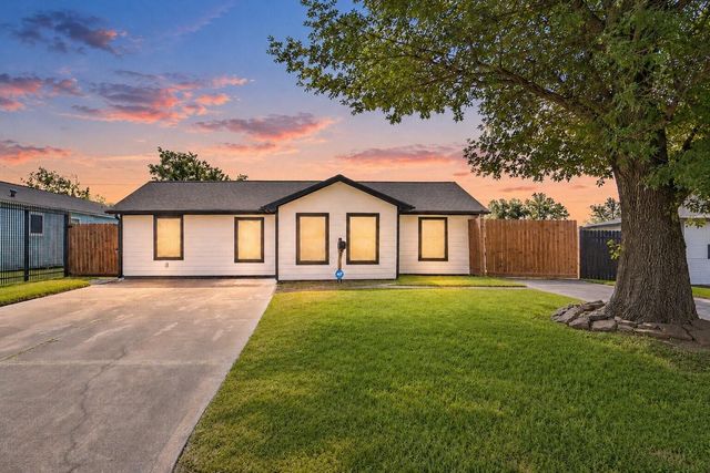 1206 Layton, Baytown, TX, 77520
