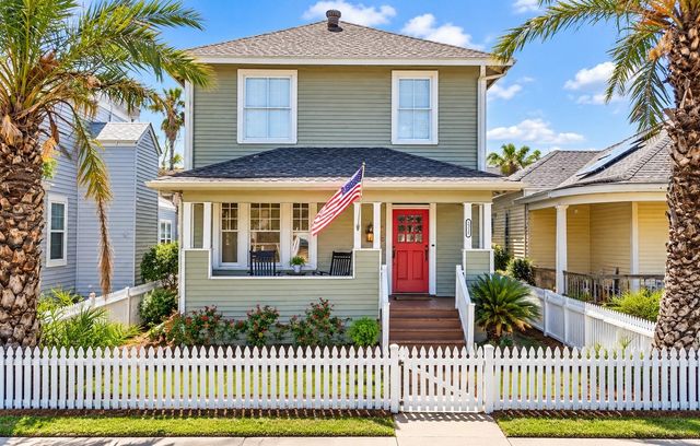 2917 Avenue Q, Galveston, TX 77550