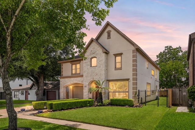 4817 Beech, Bellaire TX 77401