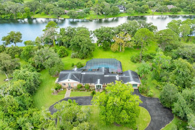  45 Lake Rd Rd, Lake Jackson, TX 77566