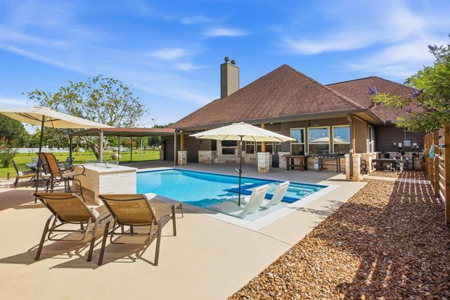  2603 River Rd, Sealy, TX 77474
