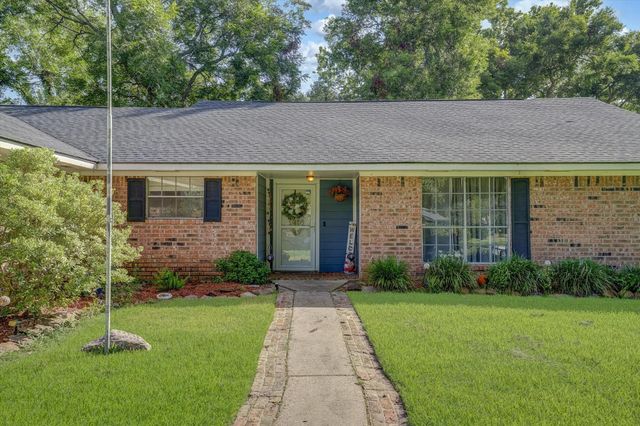 109 Southern Oaks, Lake Jackson, TX, 77566