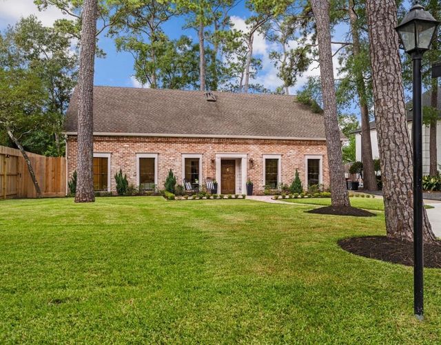 2 Twin Circle, Houston, TX 77042