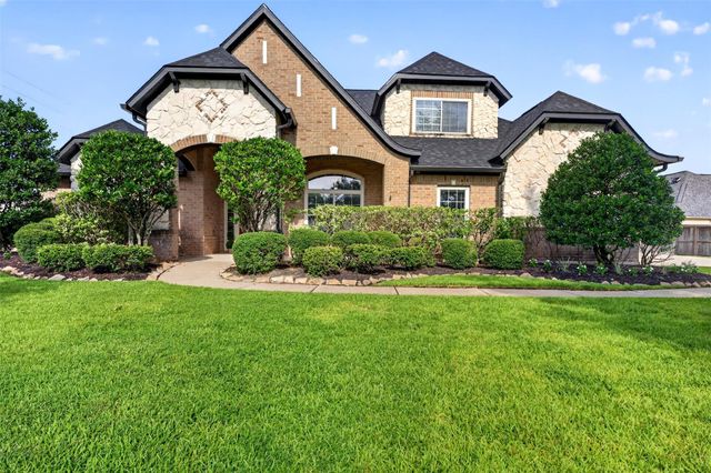  17003 Bowdin Crest Dr, Cypress, TX 77433