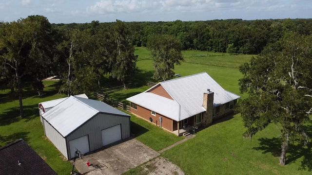  3063 County Road 580, West Columbia, TX 77486