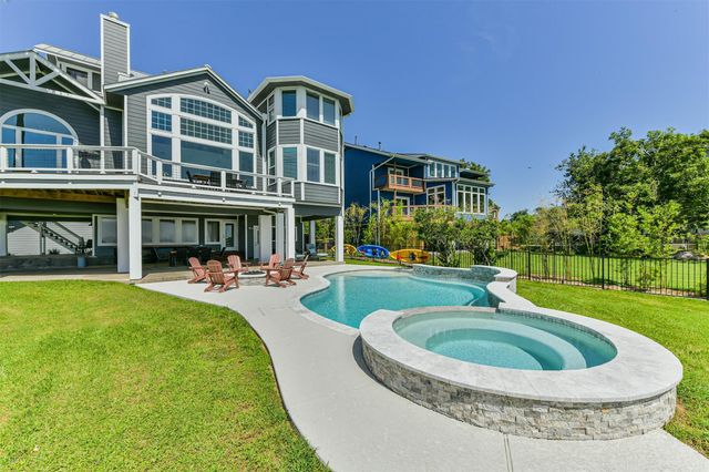  605 Quintana Roo Pl, Seabrook, TX 77586