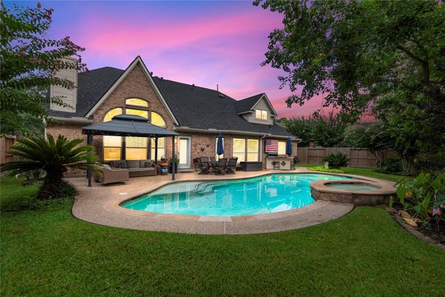  15618 Stable Lake Dr, Cypress, TX 77429