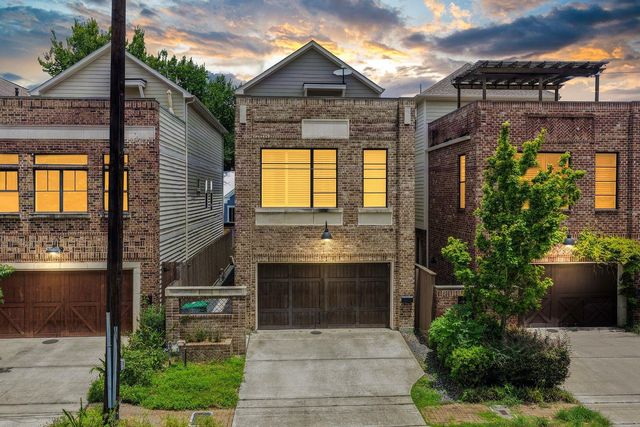  2108 N Memorial Way, Houston, TX 77007