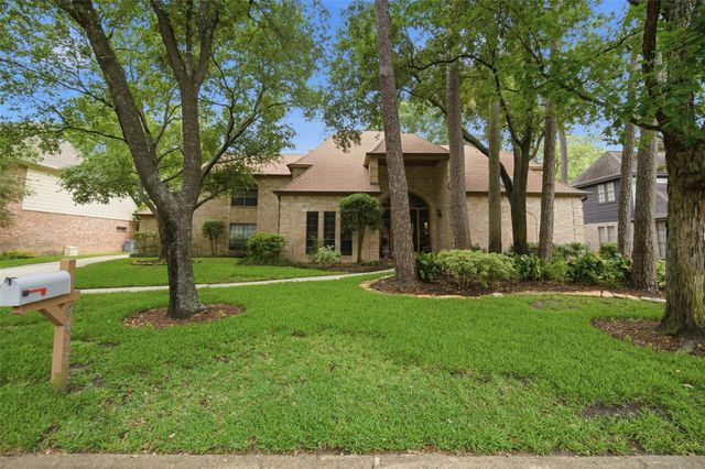  8417 Crescent Wood Ln, Spring, TX 77379