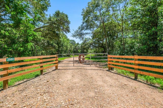  2980 S IH 10, Weimar, TX 78962
