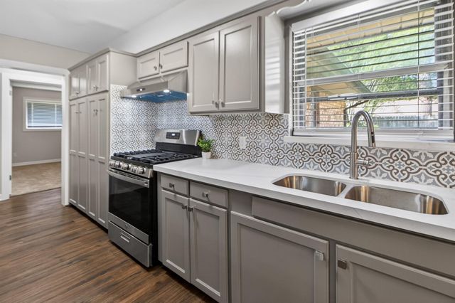 2027 Ottawa, Houston, TX, 77043