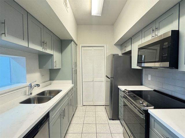 6602 Harbor Town, Houston, TX, 77036