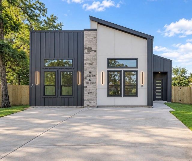 944 Lucky, Houston, TX, 77088