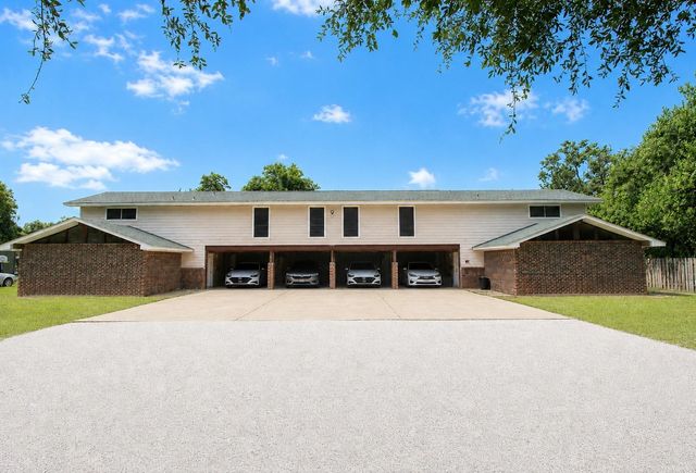412 Breezy, Wharton, TX, 77488
