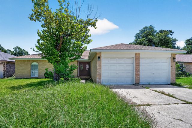  1446 Castle Glen Dr, Houston, TX 77015