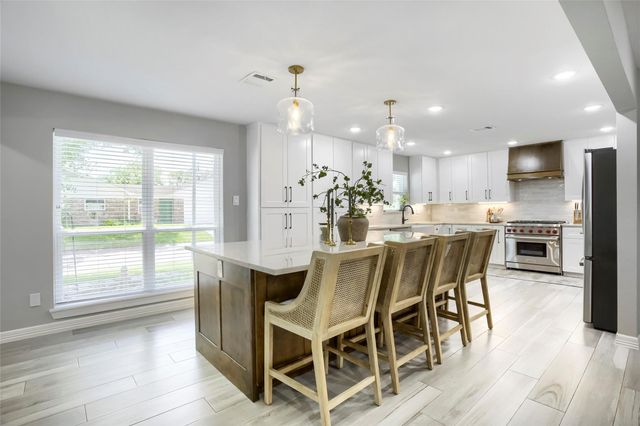 9214 Bintliff, Houston, TX, 77074