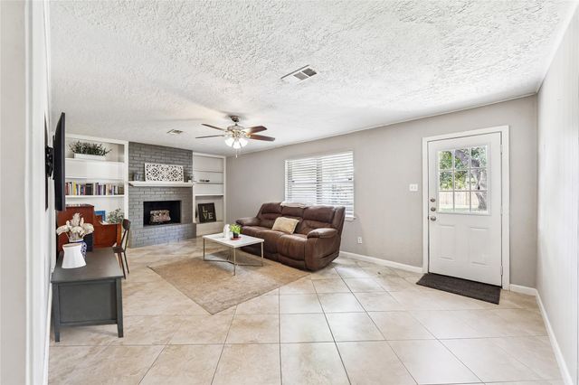 5811 Spruce Forest, Houston, TX, 77092