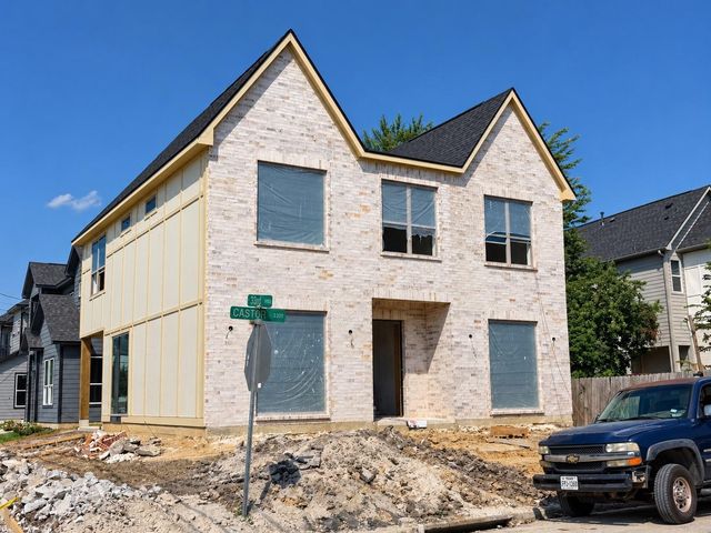 819 33rd, Houston, TX, 77022