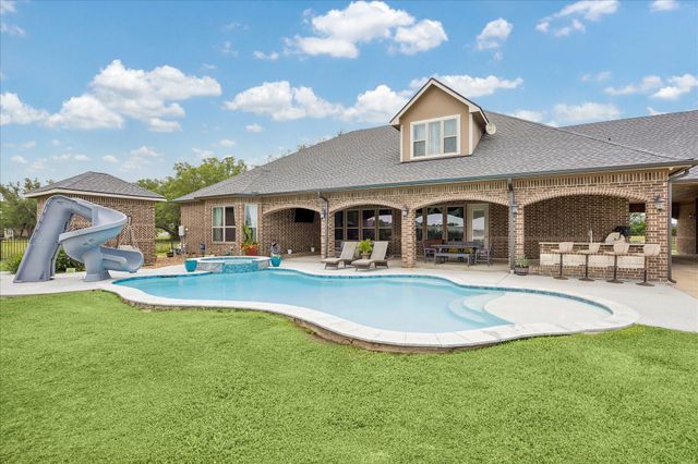 527 Lily Lane