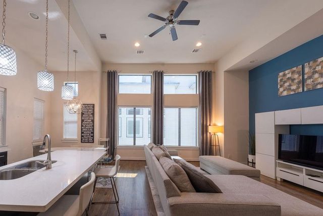 94 Hutcheson, Houston, TX, 77003
