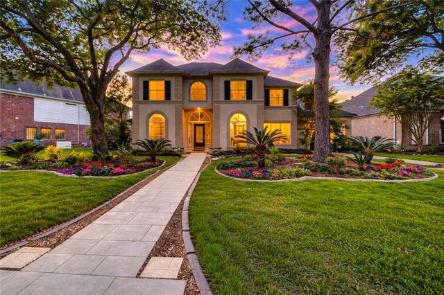  5607 Summer Snow Dr, Houston, TX 77041