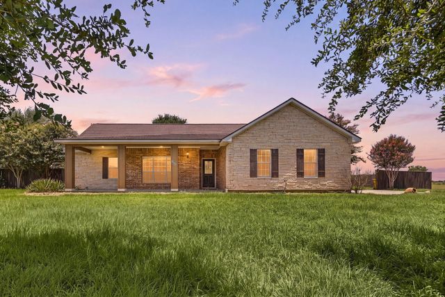  2527 Settlers Way Dr, Sealy, TX 77474
