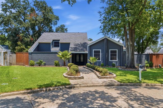  703 Queensmill Ct, Houston, TX 77079