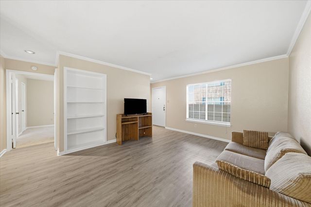 2350 Bering, Houston, TX, 77057