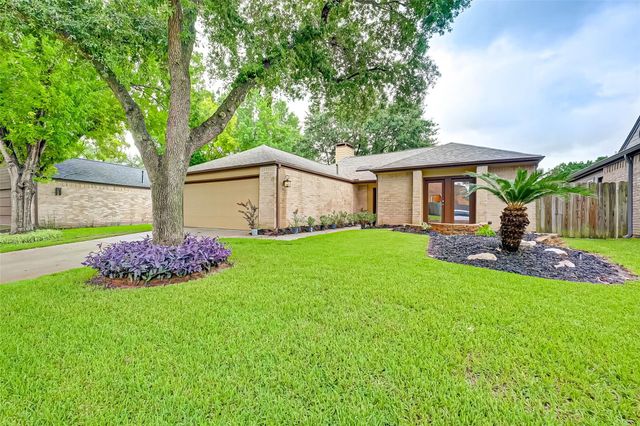  1375 Beaujolais Ln, Houston, TX 77077