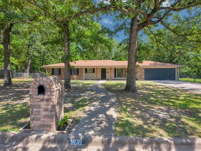 900 Edgewood