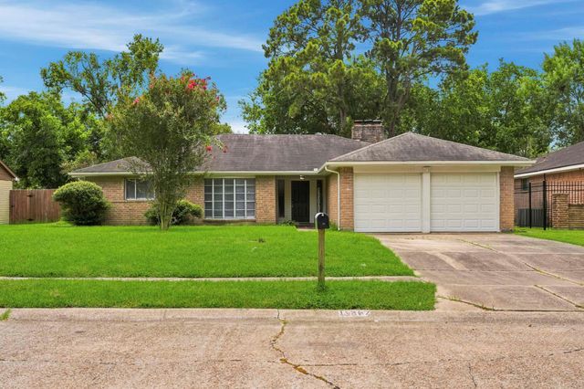  11307 Whittingham Ln, Houston, TX 77099
