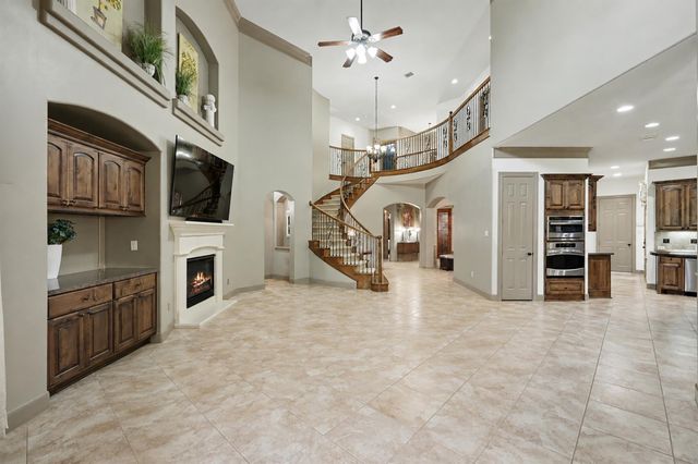  90 Player Oaks Pl, The Woodlands, TX 77382