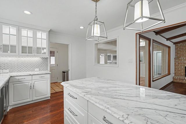 18319 Hereford Ln, Houston, TX 77058