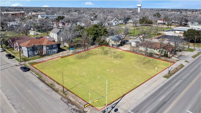 703 Main, Taylor, TX, 76574