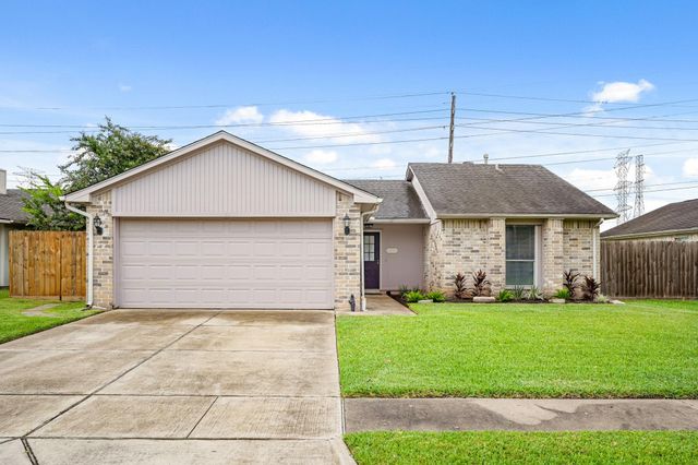  2911 Garden Ln, Sugar Land, TX 77479